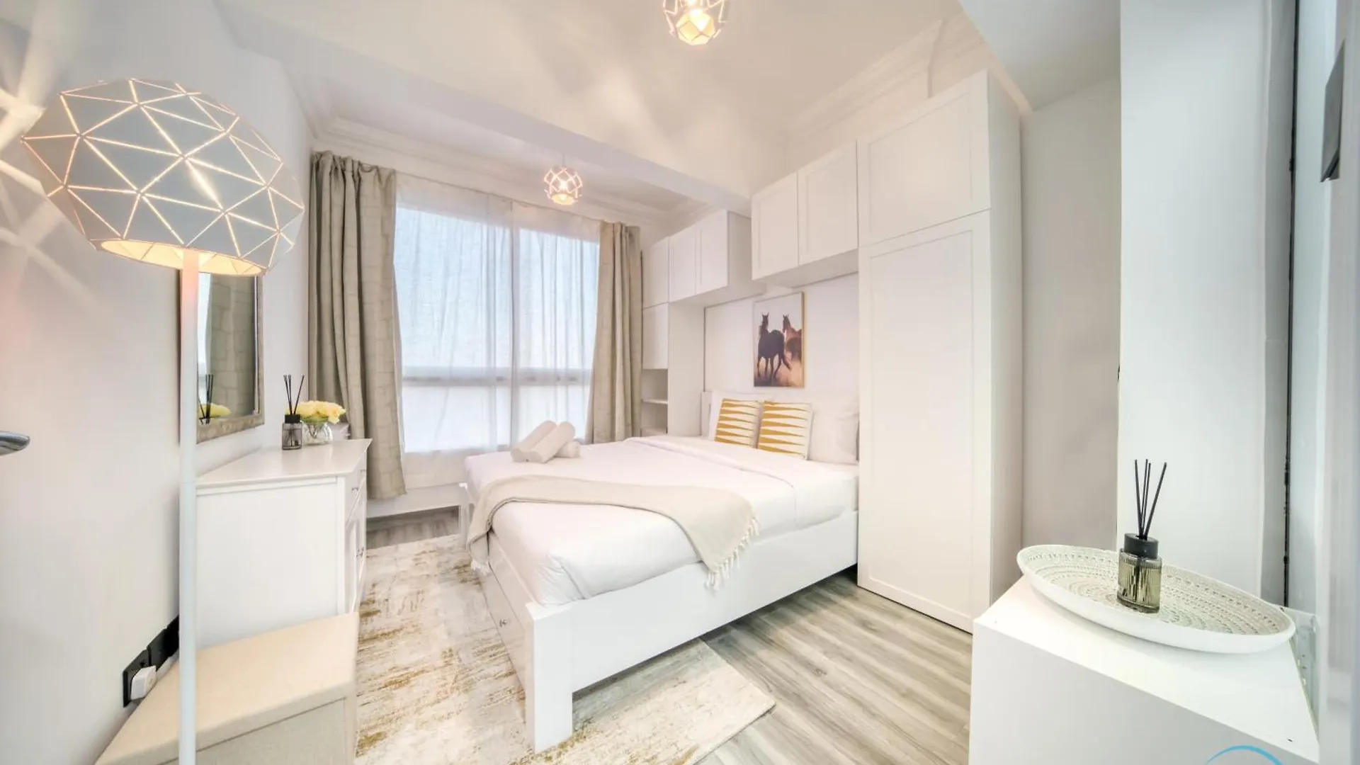 Opulent 1Br At Manchester Tower Dubai Marina By Deluxe Holiday Homes Apartamento